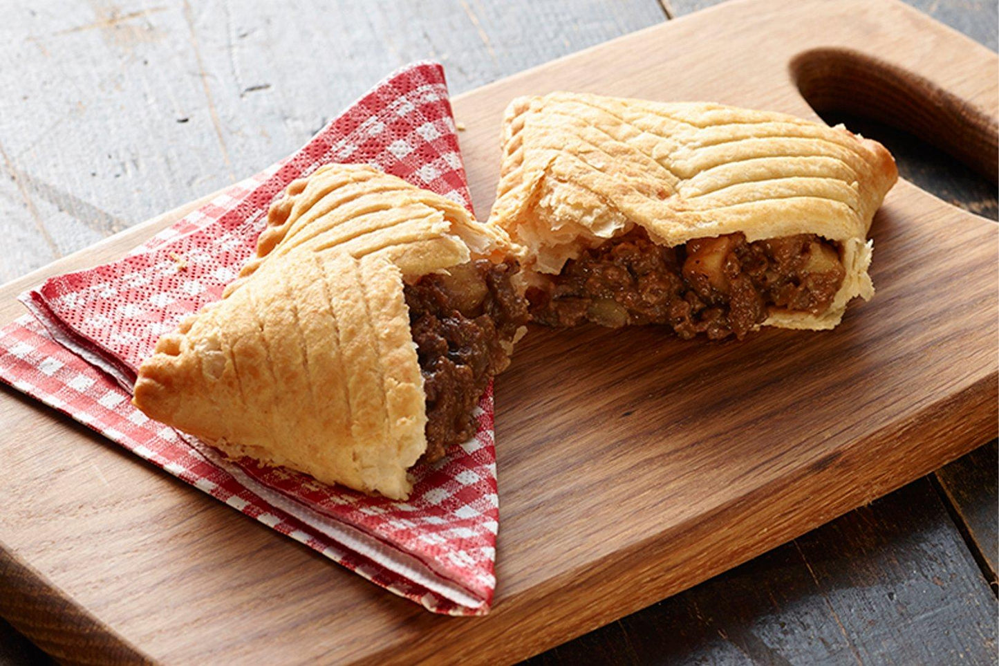 Proper Cornish Steak Slice 1 x 27 Ready Meals Asetena Pa