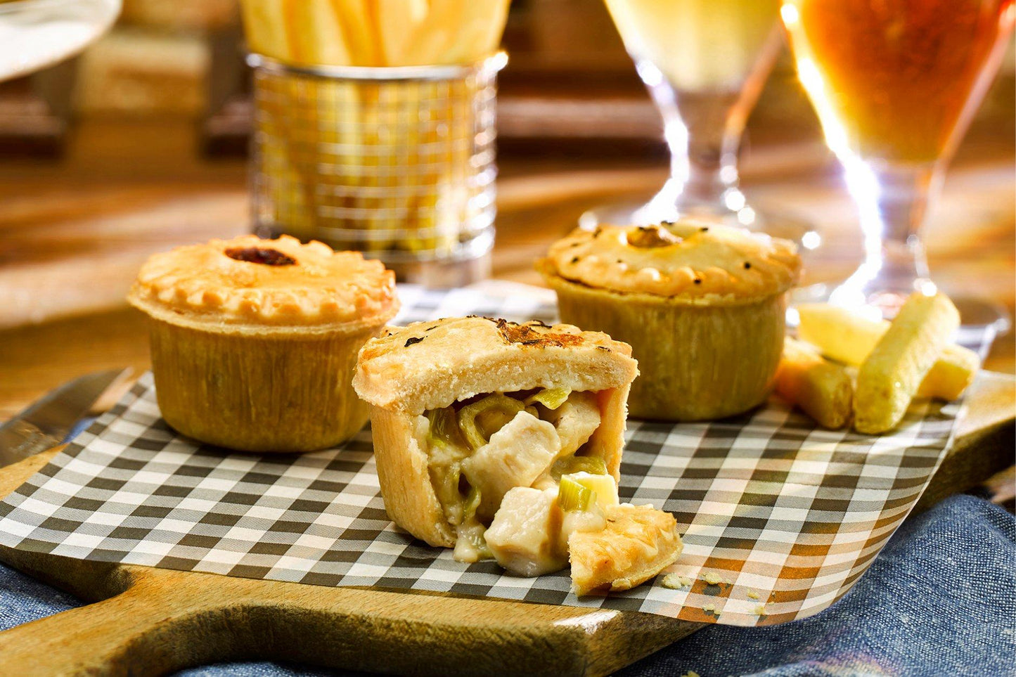 Phat Gluten Free Baked Mini Chicken, White Wine & Leek Pie 1 x 24 Ready Meals Asetena Pa
