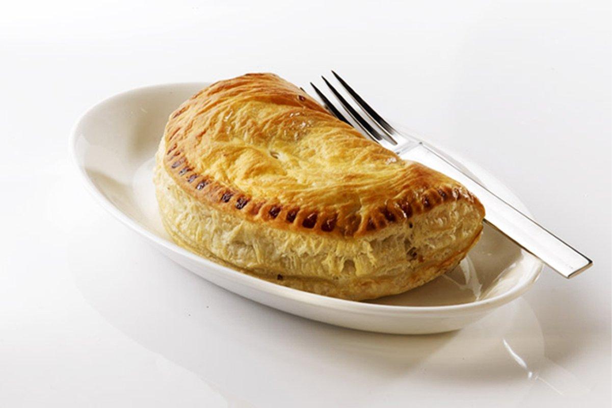 Uncooked Cornish D Shape Pasties 36 x 185g Ready Meals Asetena Pa