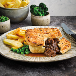 Premium Selection British Steak Pie 12 x 300g Ready Meals Asetena Pa