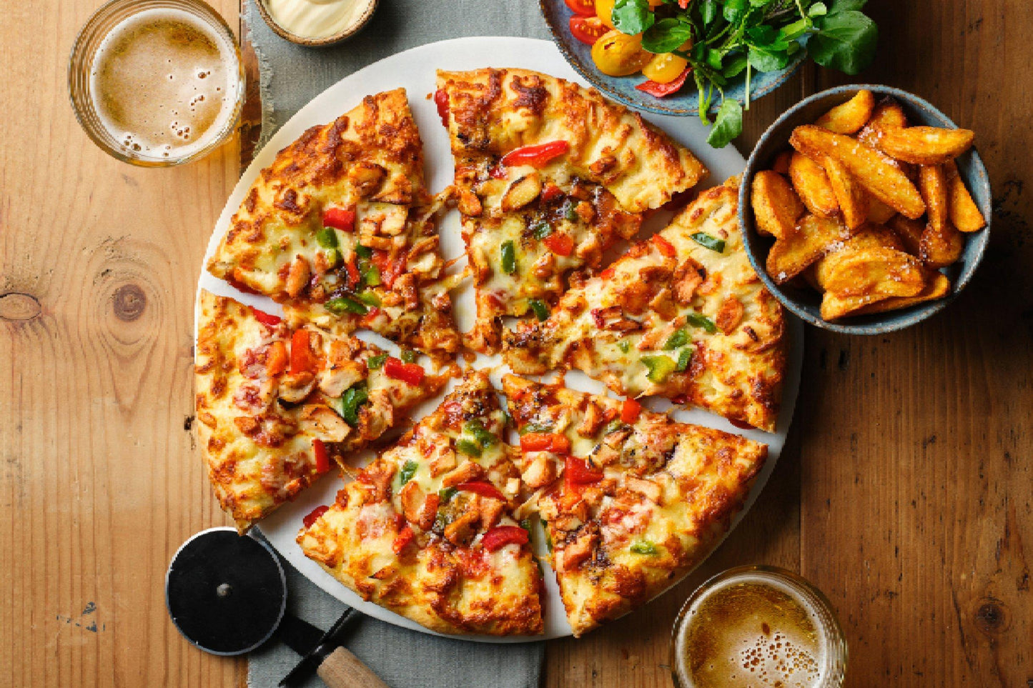 Chicago Town Weekender Tomato Stuffed Crust Salt & Pepper Chicken Pizza 30cm 1 x 9 Ready Meals Asetena Pa 