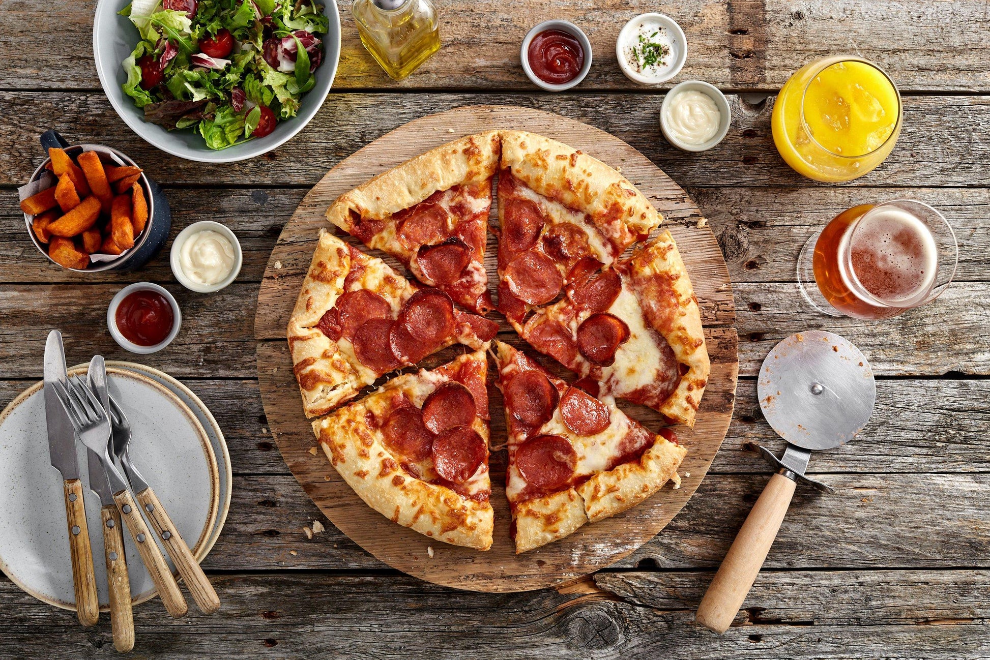 Dr Oetker Chicago Town Takeaway Stuffed Crust Pepperoni Pizza 4 x 2 Ready Meals Asetena Pa 