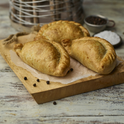 Phat Cocktail Traditional Cornish Pasty 60 x 142g Ready Meals Asetena Pa 